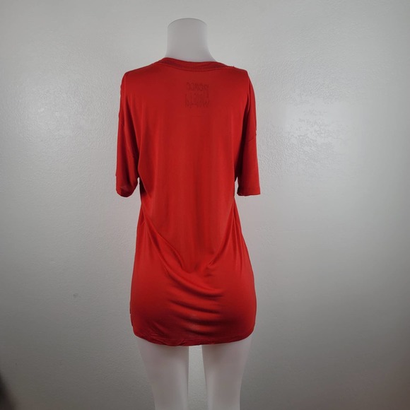 Peace Love World Red V Neck Short Sleeve Tee Shirt S - Picture 2 of 3